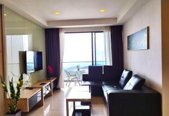 TopGenting HealingColdSty2R2B7Pax @GrdIonDelmn allows 18 year olds to book a room