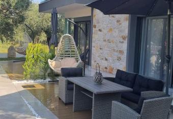 Danielli Luxury Villas has Balcony rooms