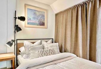 Spacious Self-Contained Studio allows 18 year olds to book a room