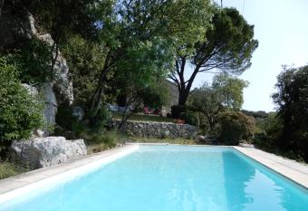 Mas en pierres s  ches avec piscine has Balcony rooms