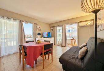 Appartement Front De Mer, Terrasse, Parking has Balcony rooms