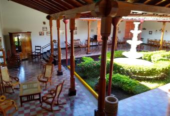 Guest House Los Corredores del Castillo has Balcony rooms