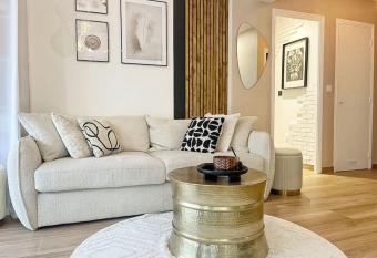 Appartement de charme has Balcony rooms