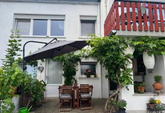 Apartment am Rotweinwanderweg has Balcony rooms