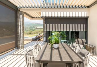 Domaine du Prieure - Villa Medusa has Balcony rooms