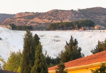 Grand Atlas Pansiyon allows 18 year olds to book a room