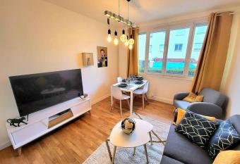 t4 fontaine has Balcony rooms