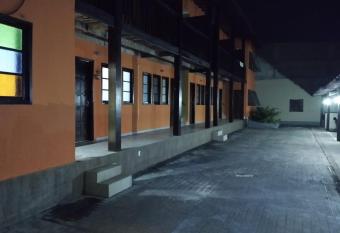 Suites Pousada Paraiso - N  mero 124 allows 18 year olds to book a room