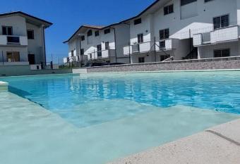 Casa Vacanze La Bianca has Balcony rooms