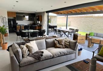 Casa Agave de Piedra San Miguel de Allende has rooms with a private hot tub