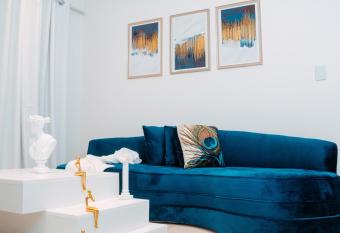 The Blue Apollo - Luxury Apartment - No Load Shedding has Balcony rooms