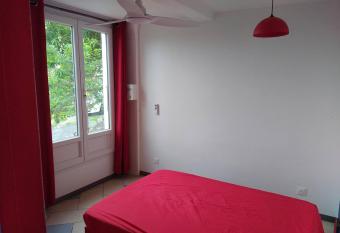 Stephane allows 18 year olds to book a room