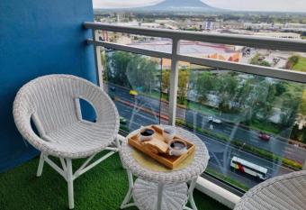 La Quarencia Suites has Balcony rooms