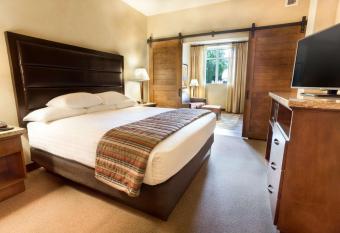 Drury Plaza Hotel in Santa Fe allows 18 year olds to book a room