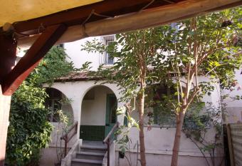 chez Jean has Balcony rooms