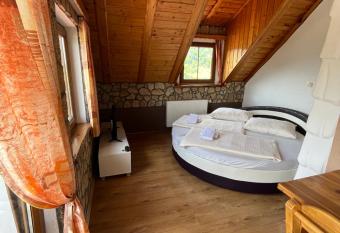 Old Shatterhand (Bistro) has Balcony rooms