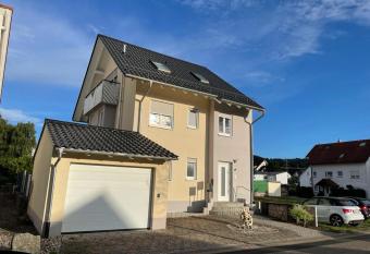 Ferienwohnung Blumenfeld has Balcony rooms