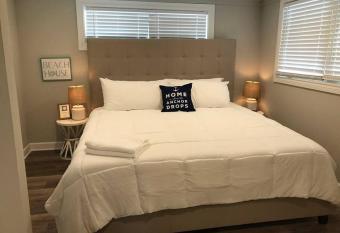 2 Bedroom Naval Family Oasis allows 18 year olds to book a room