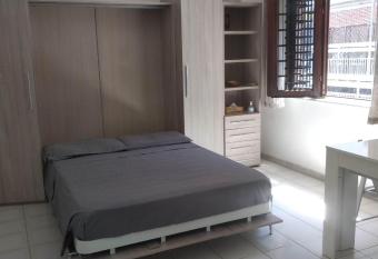 Casa Del Monte allows 18 year olds to book a room