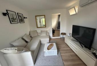 Maison Quai de la fontaine has Balcony rooms