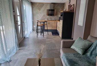 Appartement avec terrasse has Balcony rooms