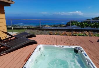 Bungalow Miwa allows 18 year olds to book a room