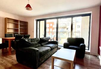 The Strand   s Guest Rooms has Balcony rooms