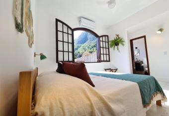 Itacoatiara - Apartamento com caf   da manh   ao lado da praia allows 18 year olds to book a room