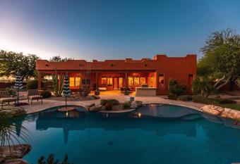 Sprawling Arizona Oasis w/ Dream Backyard has rooms with a private hot tub