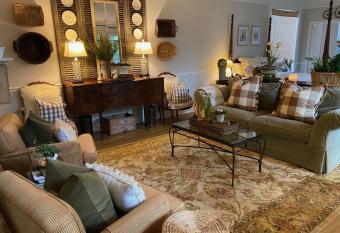 The Olive Bird Chalet has Balcony rooms