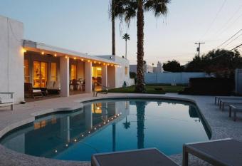 Moon Valley Treasure - Chef's Kitchen l Pool l Spa has rooms with a private hot tub