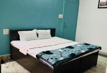 Tiwari G Home Stay has Balcony rooms
