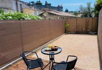 Studio du ch  teau climatis  e allows 18 year olds to book a room