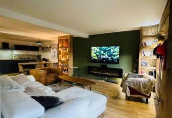 Appart hyper centre Font Romeu has Balcony rooms