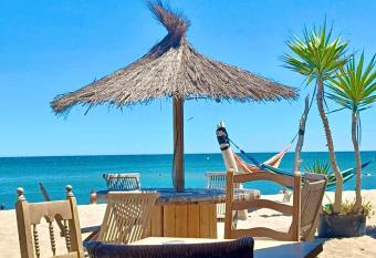 T3 grande terrasse bord de mer has Balcony rooms