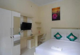 Teratai Guesthouse RedPartner near Tugu Yogyakarta allows 18 year olds to book a room