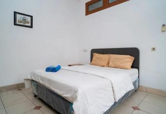 Puri Saras Bintaro Syariah Mitra RedDoorz allows 18 year olds to book a room