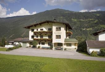 Pension Hauser has Balcony rooms