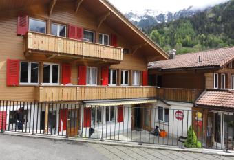 Valley Hostel has Balcony rooms