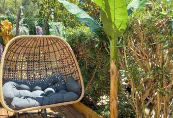 Studio Cocoon Hut has Balcony rooms