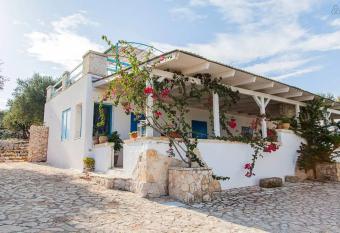 Azzurro Salento 1 has Balcony rooms