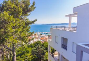 Apartments Maris has Balcony rooms