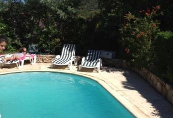 Maison neuve climatis  e 6 personnes piscine 2km mer au calme has Balcony rooms