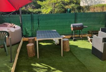 Maison sympa    3 minutes de disneyland has Balcony rooms