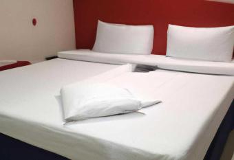 OYO 81550 Ganesha Bhawan allows 18 year olds to book a room