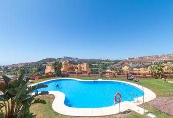 Coto Real Duquesa ll has Balcony rooms