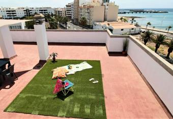 Piso Arrecife centro junto al mar has Balcony rooms