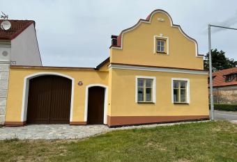 Apartm  n Borovansk   baroko has Balcony rooms