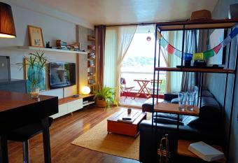 Stunning sea view and waterfront apartment has Balcony rooms