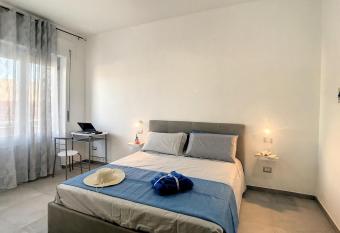 BnB 10m Castelsardo Centro Wifi has Balcony rooms